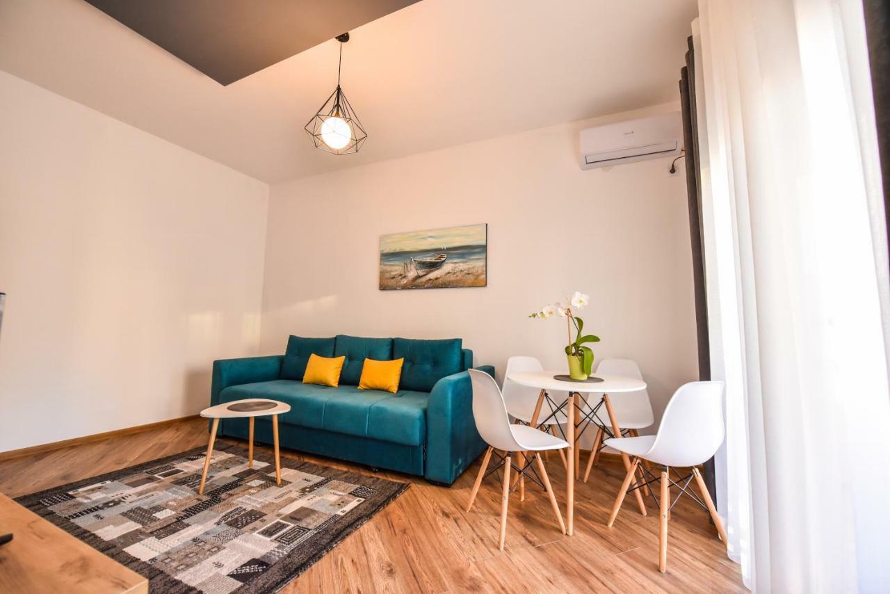 Dragovoja Lux Apartments & Rooms 乌尔齐尼 外观 照片