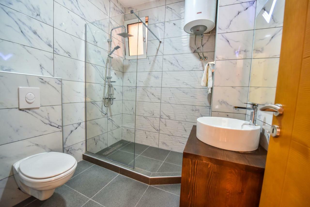 Dragovoja Lux Apartments & Rooms 乌尔齐尼 外观 照片