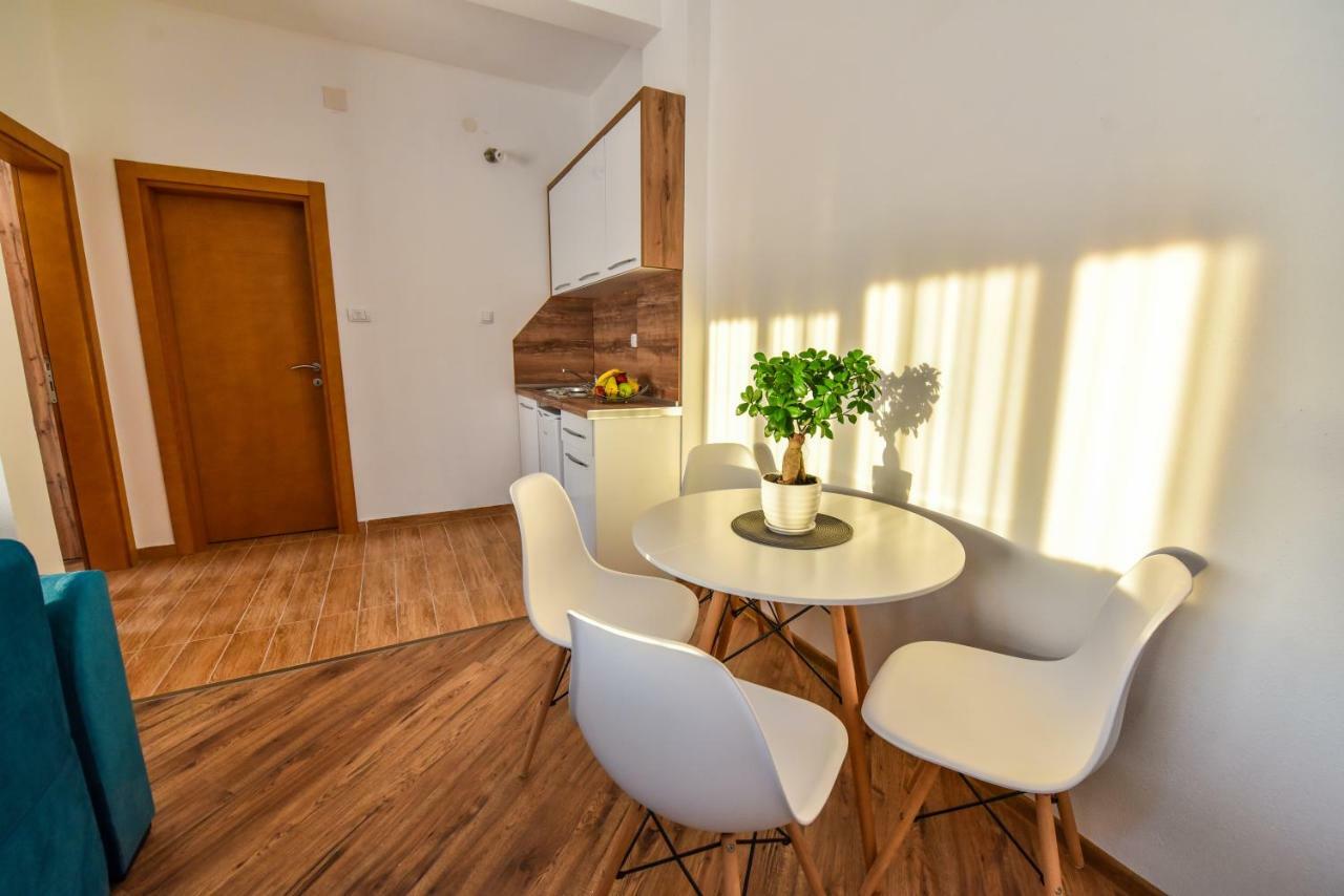 Dragovoja Lux Apartments & Rooms 乌尔齐尼 外观 照片