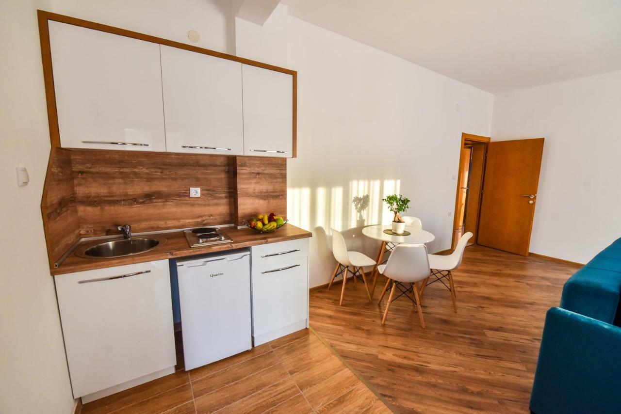 Dragovoja Lux Apartments & Rooms 乌尔齐尼 外观 照片
