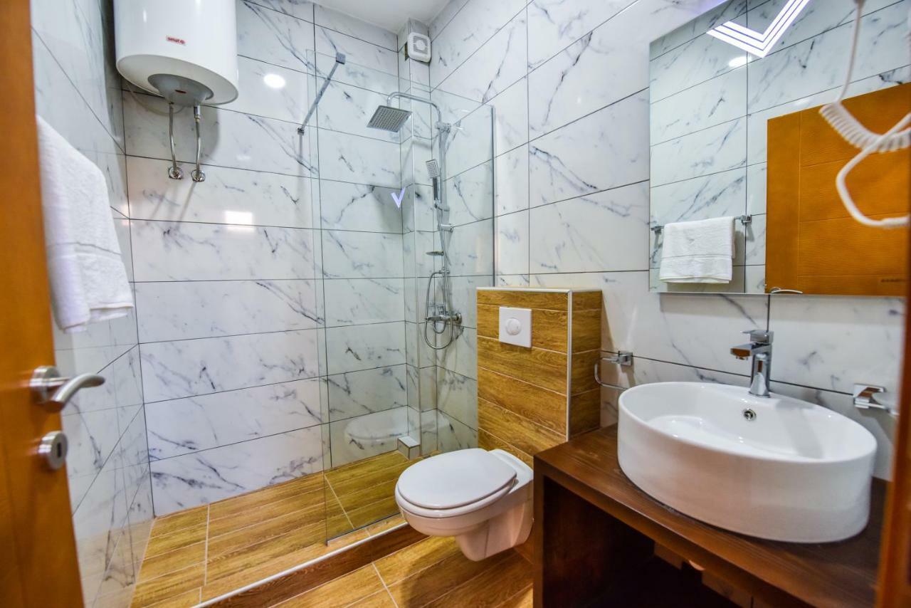 Dragovoja Lux Apartments & Rooms 乌尔齐尼 外观 照片